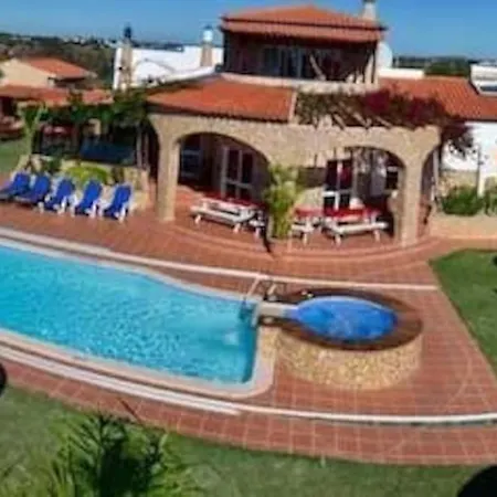 Ania - Private With Pool&jacuzzi, 16 To 40 Pax אלבופיירה