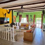 Ania - Private With Pool&jacuzzi, 16 To 40 Pax אלבופיירה